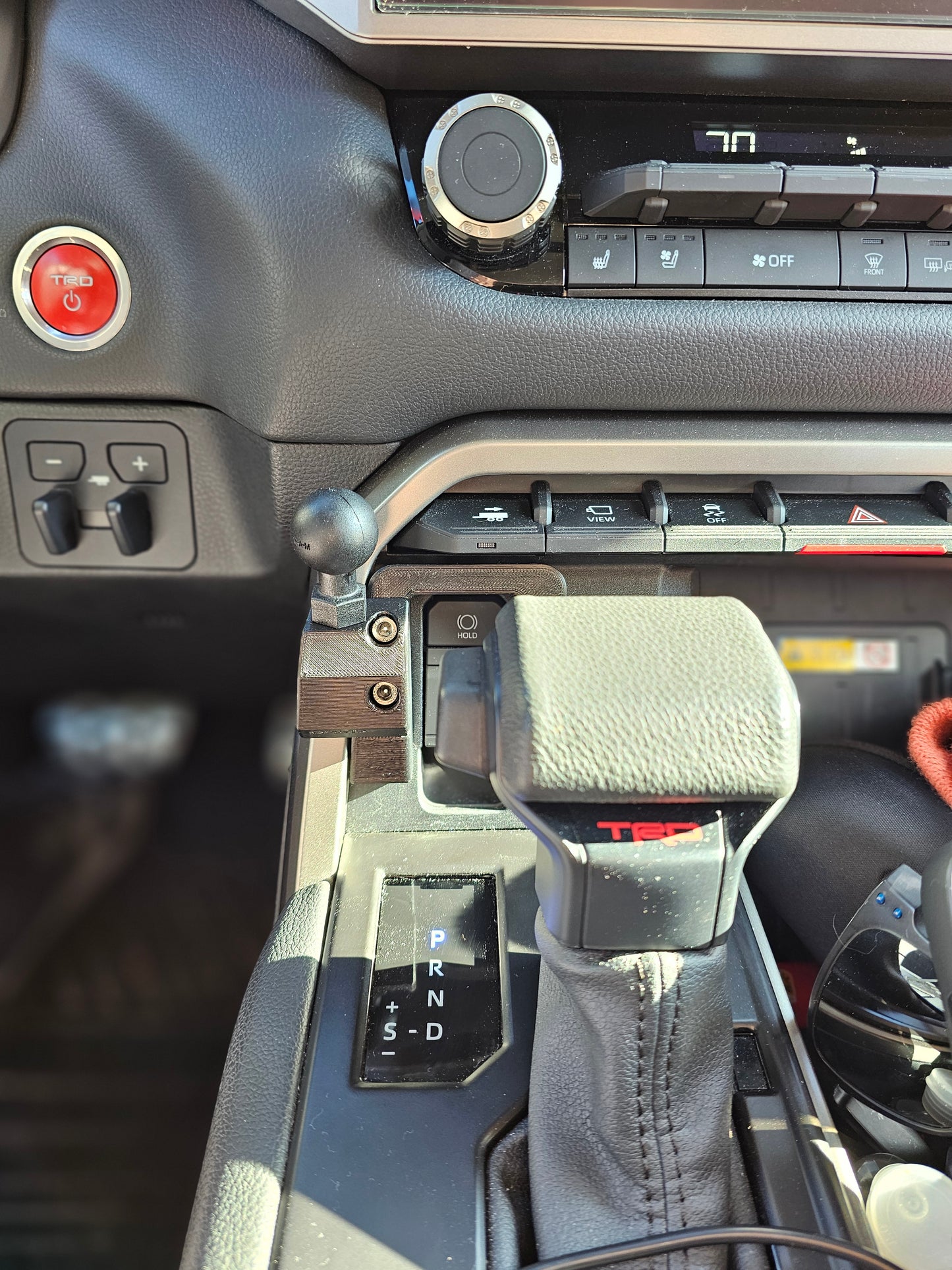 TOYOTA Tundra / Sequoia Ball Mounting Bracket